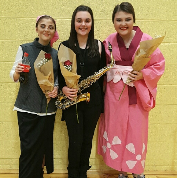 Meet your Posher, Lauren - Picture 3 of 4